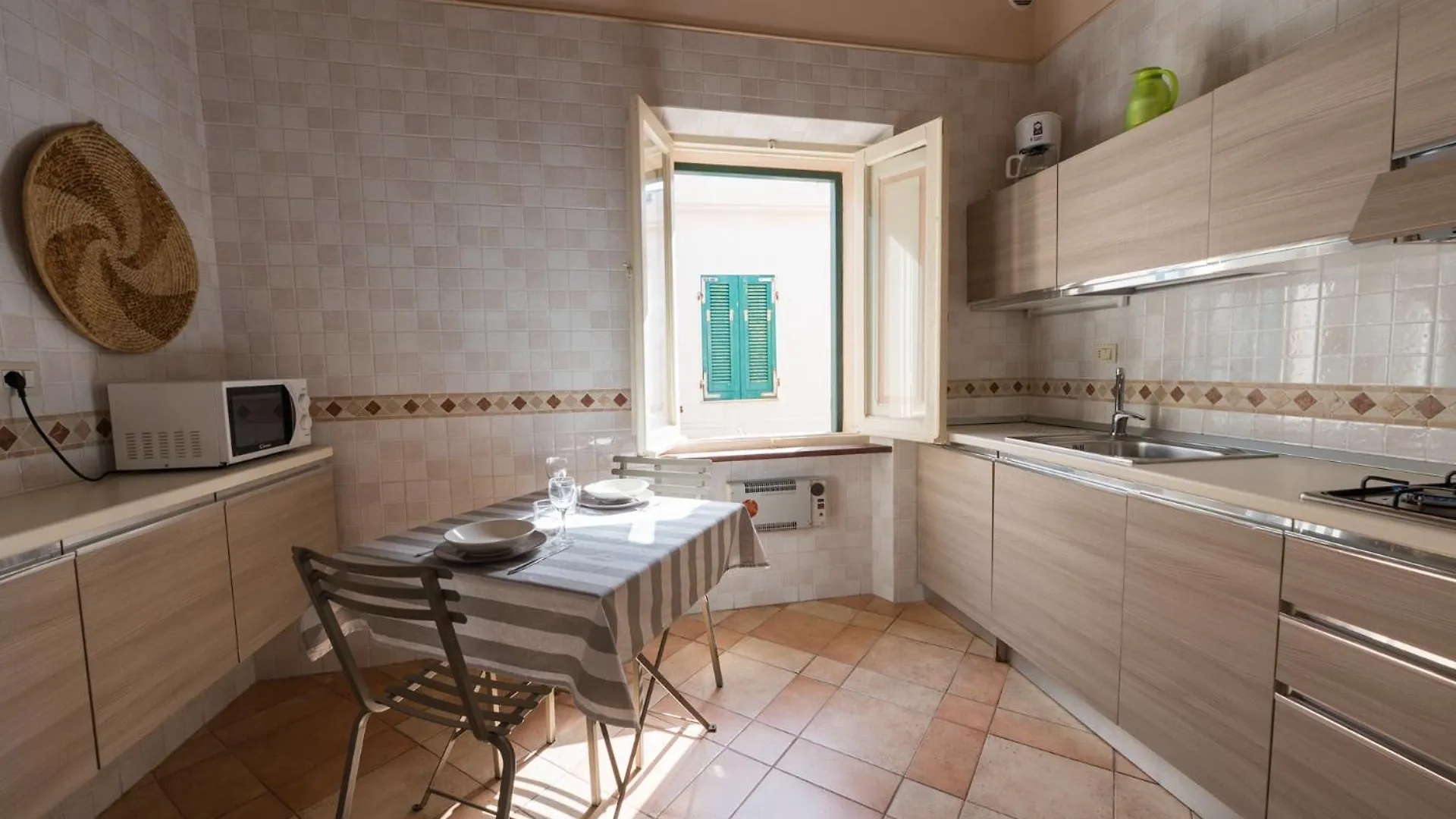 L'Attichetto Apartman Alghero 0*,